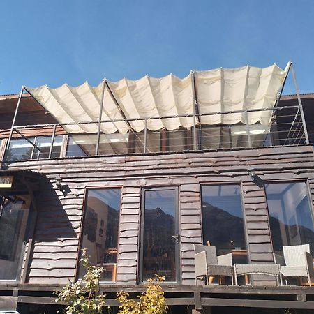 Refugio Los Cipreses Hotel Futaleufu Exterior photo